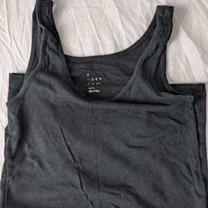 Lot of 4 a new day tanks and tee sz s/m